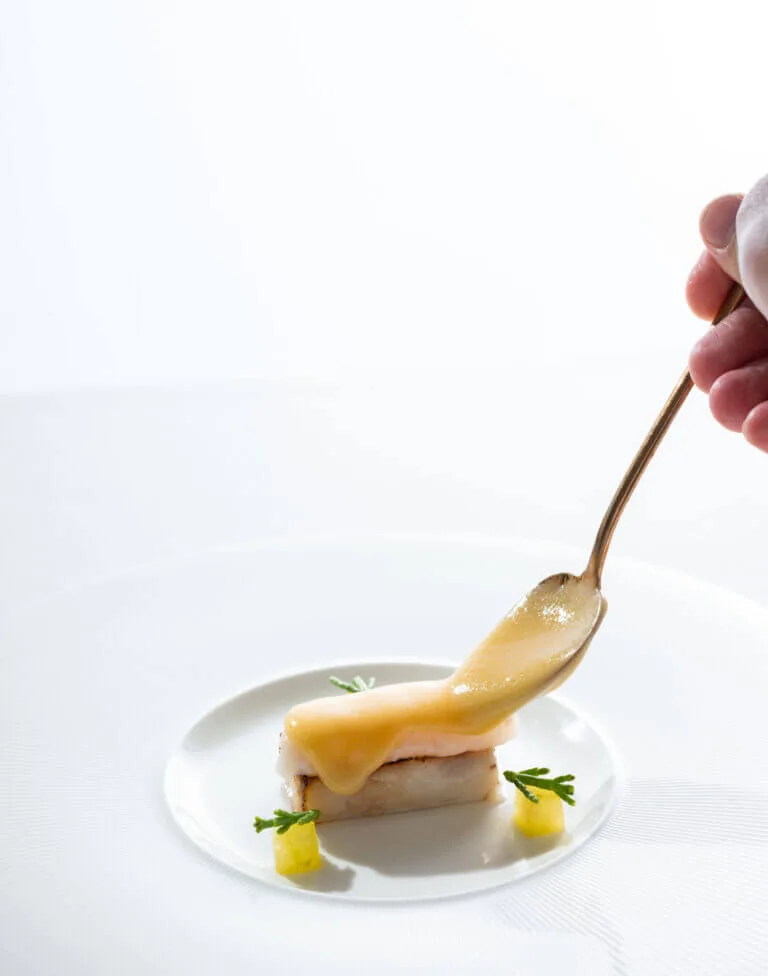 Bacalao, gamba y holandesa de Alvaro Arriaga para Restaurante Arriaga