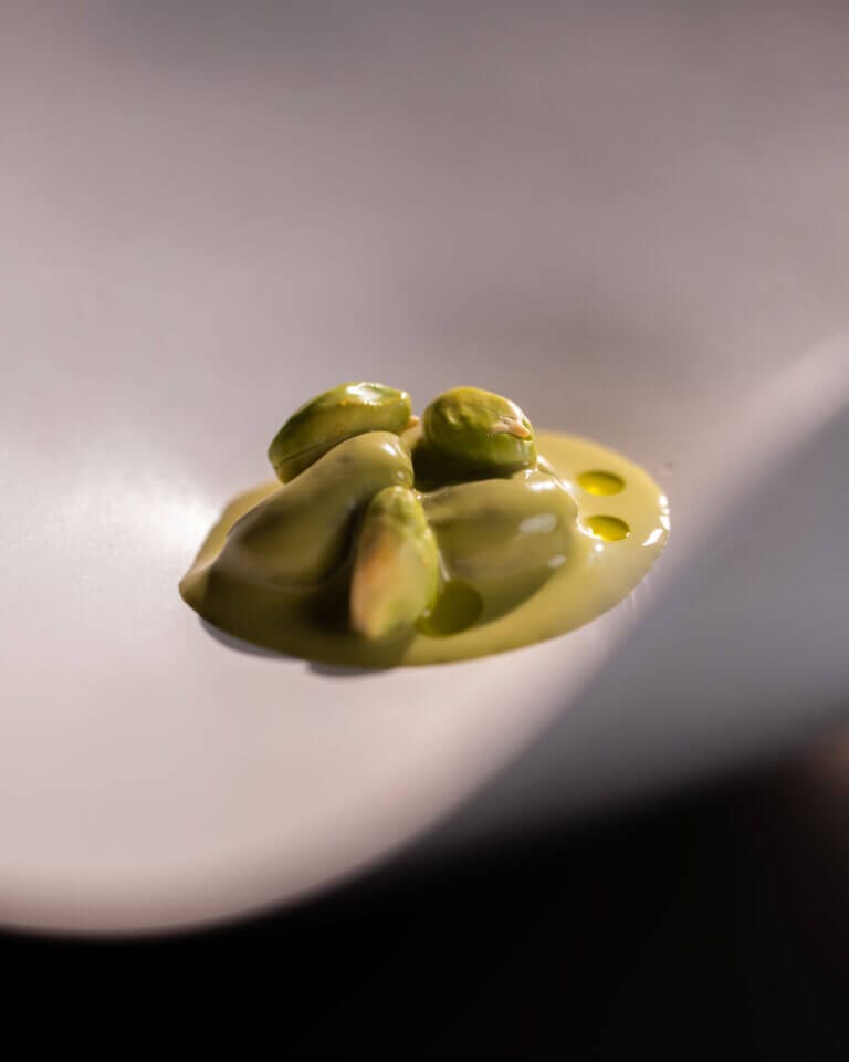 Pistachos y aceitunas de cornezuelo de Juan Carlos García en Restaurante Vandelvira