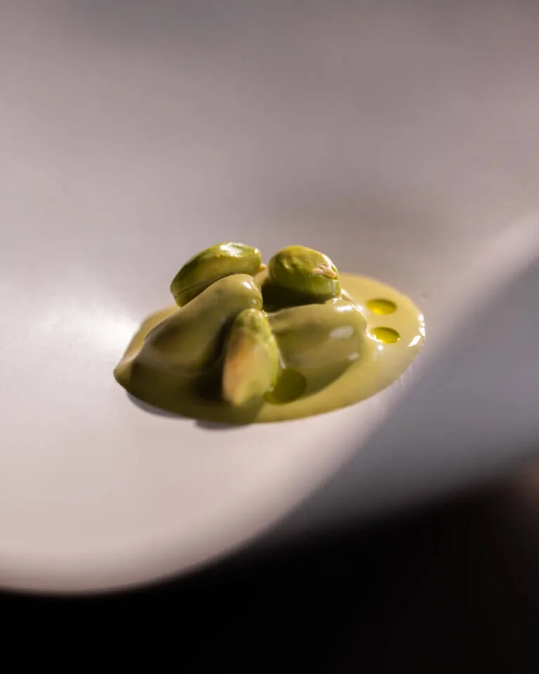 Pistachos y aceitunas de cornezuelo de Juan Carlos García en Restaurante Vandelvira