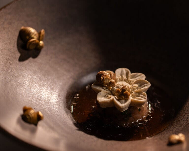 Tartar de quisquillas y pistacho de Susi Díaz. La Finca (Elche)